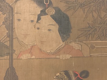 Chinese school, naar Su Hanchen (1094-1172), inkt en kleur op zijde: dame met kinderen bij een vissenkom