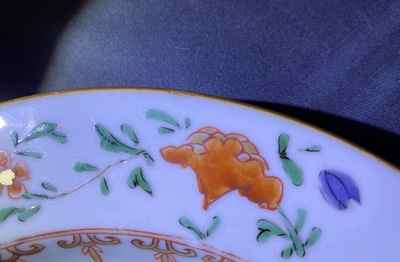 Cinq assiettes en porcelaine de Chine famille verte et doucai, Kangxi