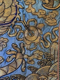 A Chinese gold-thread embroidered silk dragon wall tapestry, 19th C.