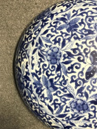 A Chinese blue and white 'butterfly' seal paste box and cover, Kangxi mark, 19th C.