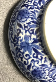 A Chinese blue and white 'butterfly' seal paste box and cover, Kangxi mark, 19th C.