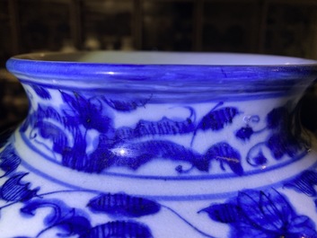 A Chinese blue and white vase with figural design, Wanli