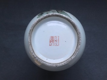 Een Chinese polychrome hu vaas met vogels, gesign. Cheng Yiting (1885-1948), gedat. 1936