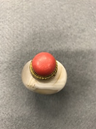 Six Chinese needle quartz and agate snuff bottles, 19/20th C.