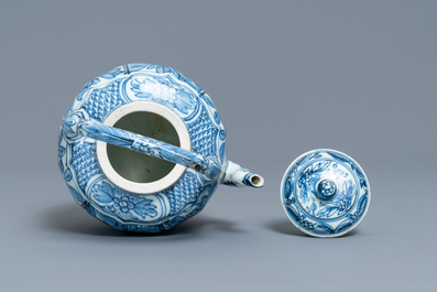 A Chinese blue and white wine ewer and cover, Wanli