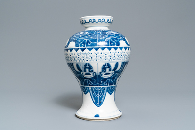 Two Chinese blue and white vases, 19th C.