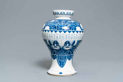 Two Chinese blue and white vases, 19th C.