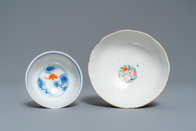 Zes stukken Chinees polychroom porselein, 19/20e eeuw