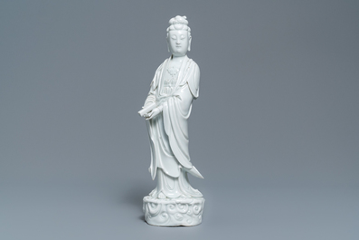 A Chinese Dehua blanc de Chine model of a standing Guanyin, 19th C.