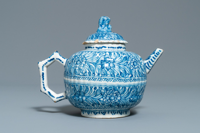 A ribbed Dutch Delft blue and white teapot and cover, 18th C.