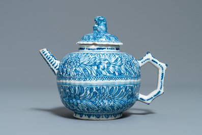 A ribbed Dutch Delft blue and white teapot and cover, 18th C.