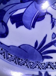 Quatre plats en porcelaine Arita en bleu et blanc, Japon, Edo, 17/18&egrave;me