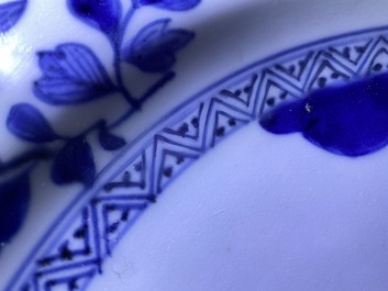 Quatre plats en porcelaine Arita en bleu et blanc, Japon, Edo, 17/18&egrave;me