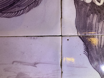 Une paire de tableaux de carreaux en fa&iuml;ence de Delft en mangan&egrave;se &agrave; d&eacute;cor d'un coq et d'une poule, 18&egrave;me