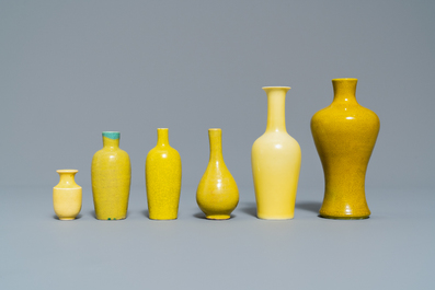 Six vases en porcelaine de Chine jaune monochrome, 19/20&egrave;me