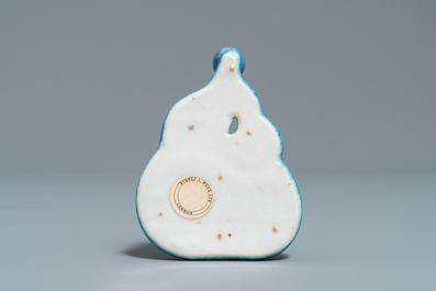 Une petite pierre &agrave; encre en porcelaine de Chine 'robin's egg', Qianlong