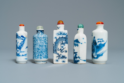 Negen Chinese blauw-witte snuifflessen, 19/20e eeuw