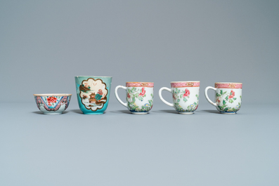Dix tasses et huit soucoupes en porcelaine de Chine famille rose et verte, Yongzheng et apr&egrave;s
