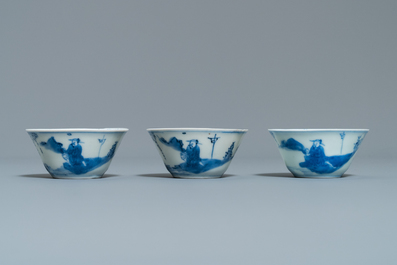 Acht Chinese blauw-witte koppen en schotels, Kangxi/Qianlong