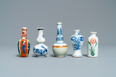 Fifteen various small Chinese vases, Kangxi