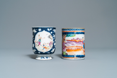 Deux chopes en porcelaine de Chine famille rose &agrave; d&eacute;cor mandarin, Qianlong