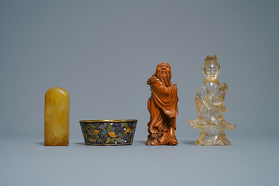 Een diverse collectie Chinees porselein, brons, hout en hardsteen, 19/20e eeuw