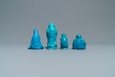 Neuf figures et compte-gouttes en porcelaine de Chine turquoise monochrome, Kangxi et apr&egrave;s