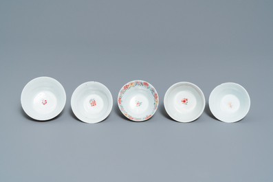 Treize soucoupes et neuf tasses en porcelaine de Chine, Kangxi/Qianlong