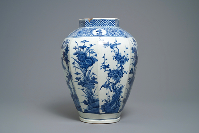 A Japanese blue and white octagonal Arita vase with floral design, Edo, 17th C.