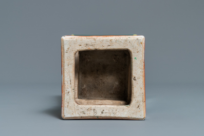 Zes stukken Chinees monochroom porselein, 19/20e eeuw