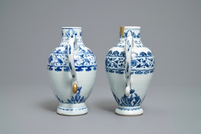 Een paar Chinese blauw-witte kannen, Transitie periode