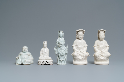 Vijf Chinese Dehua blanc de Chine figuren, 19/20e eeuw