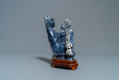 Deux groupes en lapis lazuli sculpt&eacute;, Chine, 20&egrave;me