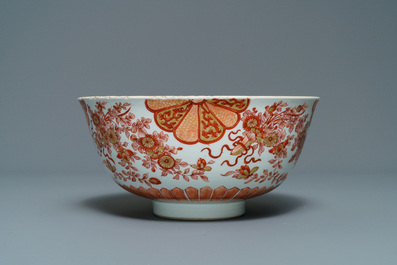 A Chinese iron-red and gilt bowl with floral design, Kangxi