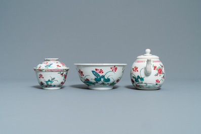 A Chinese famille rose 27-piece tea service with landscape design, Yongzheng/Qianlong