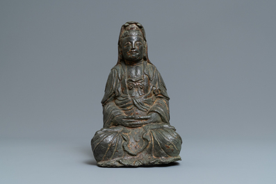 Une grande figure de Guanyin en bronze, Cor&eacute;e, 17&egrave;me