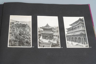 Un album de photos en noir et blanc d'un voyage en Chine, vers 1900-1920