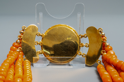Twee colliers van rood koraal met gouden sloten, Nederland, 19/20e eeuw