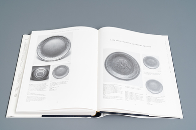 Regina Krahl, John Ayers: Chinese Ceramics in the Topkapi Saray Museum, Istanbul: A Complete Catalogue, 3 volumes