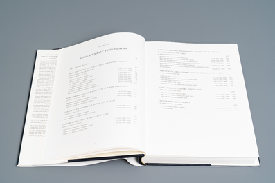 Regina Krahl, John Ayers: Chinese Ceramics in the Topkapi Saray Museum, Istanbul: A Complete Catalogue, 3 volumes