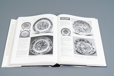Regina Krahl, John Ayers: Chinese Ceramics in the Topkapi Saray Museum, Istanbul: A Complete Catalogue, 3 volumes