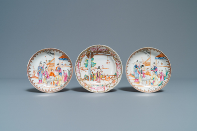 Six tasses et soucoupes en porcelaine de Chine famille rose &agrave; d&eacute;cor mandarin, Qianlong