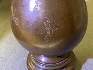 Deux vases en bronze incrust&eacute; d'argent et de cuivre pour le march&eacute; vietnamien, Chine, 19/20&egrave;me