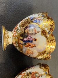 Une paire d'encriers couverts en porcelaine de Meissen &agrave; d&eacute;cor 'Kauffahrtei', Allemagne, 18&egrave;me