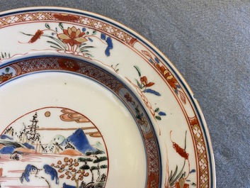 Quatre assiettes et un plat en porcelaine de Chine verte-Imari et famille rose, Yongzheng/Qianlong