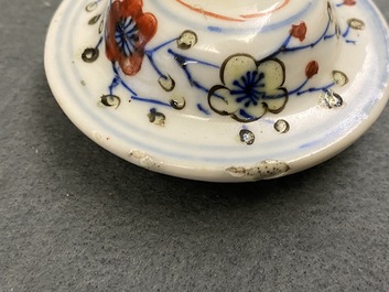 Zes stukken Chinees polychroom porselein, 19/20e eeuw