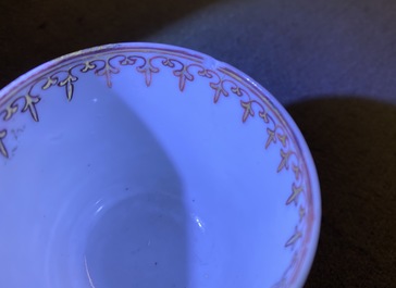 Six tasses et soucoupes en porcelaine de Chine famille rose &agrave; d&eacute;cor mandarin, Qianlong