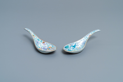 A pair of Chinese doucai 'dragon and phoenix' spoons, Chenghua mark, 19th C.