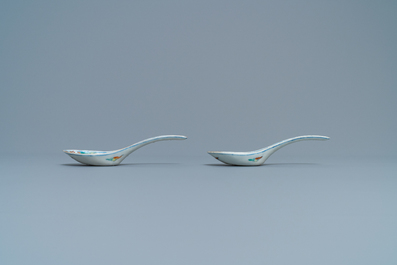 A pair of Chinese doucai 'dragon and phoenix' spoons, Chenghua mark, 19th C.