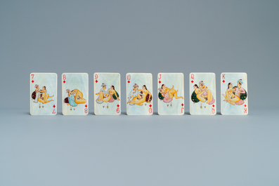 Un jeu de cartes en ivoire aux miniatures &eacute;rotiques, Inde, d&eacute;but du 20&egrave;me